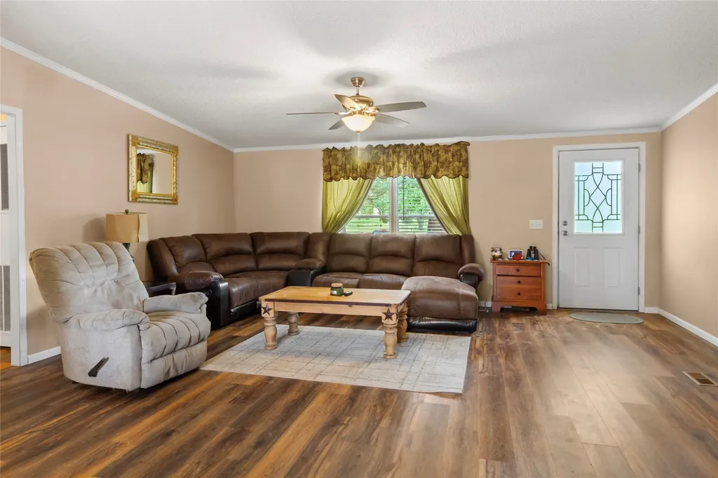 7212 County Road 2761 Buffalo TX 75831