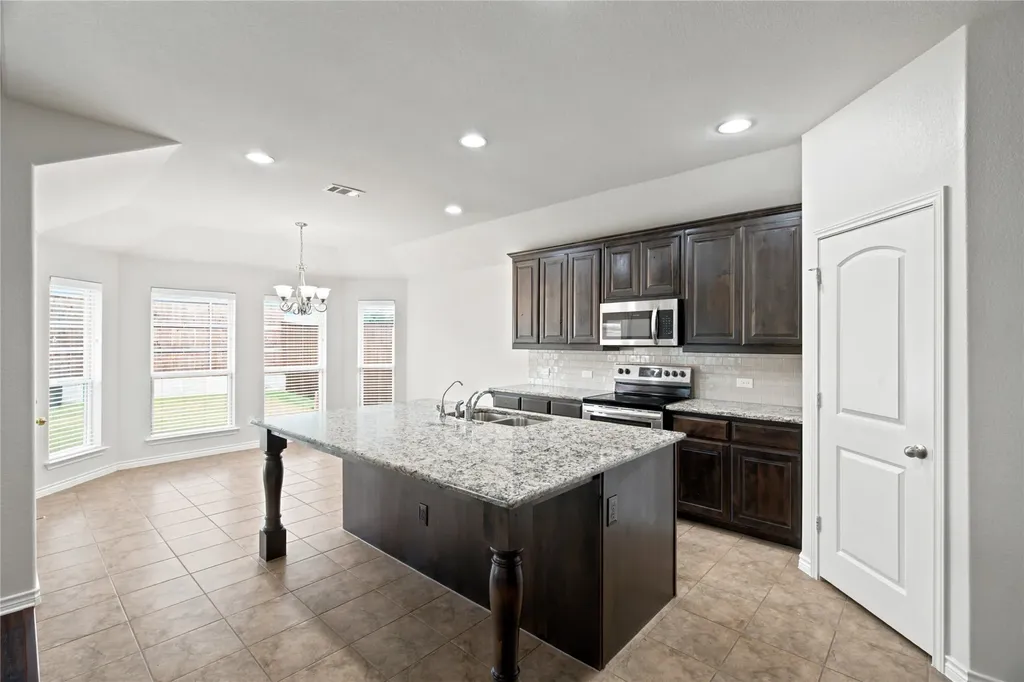 217 Angelina Court Azle TX 76020