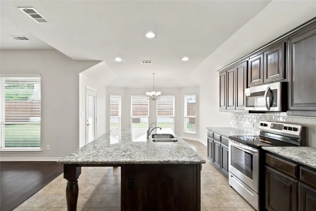 217 Angelina Court Azle TX 76020
