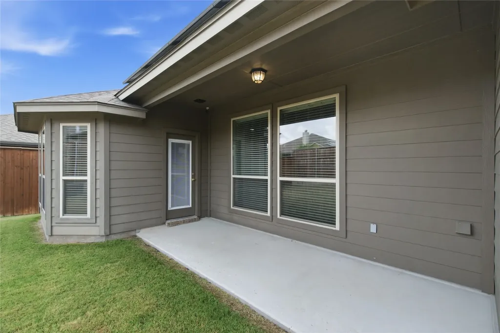 217 Angelina Court Azle TX 76020