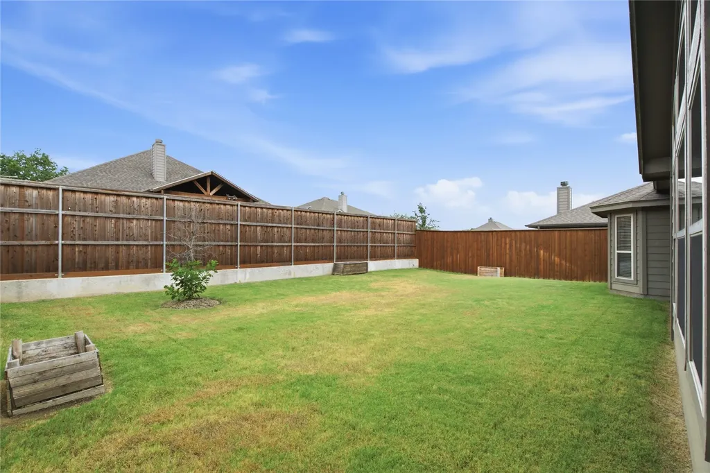 217 Angelina Court Azle TX 76020