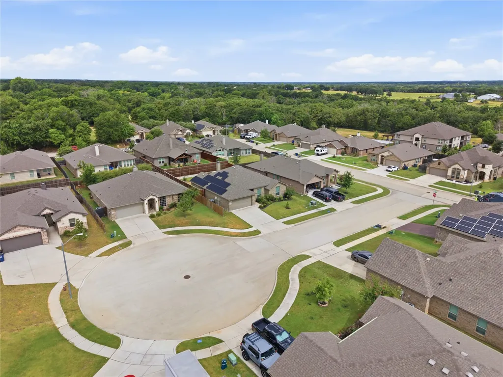 217 Angelina Court Azle TX 76020