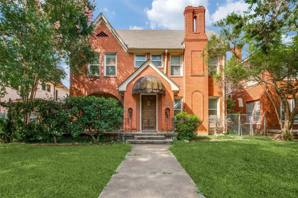 1324 Kings Highway Dallas TX 75208