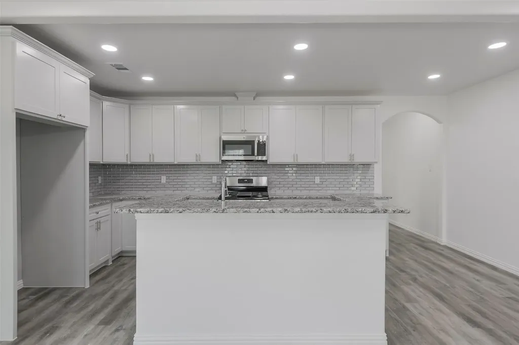 2502 S Denley Drive Dallas TX 75216