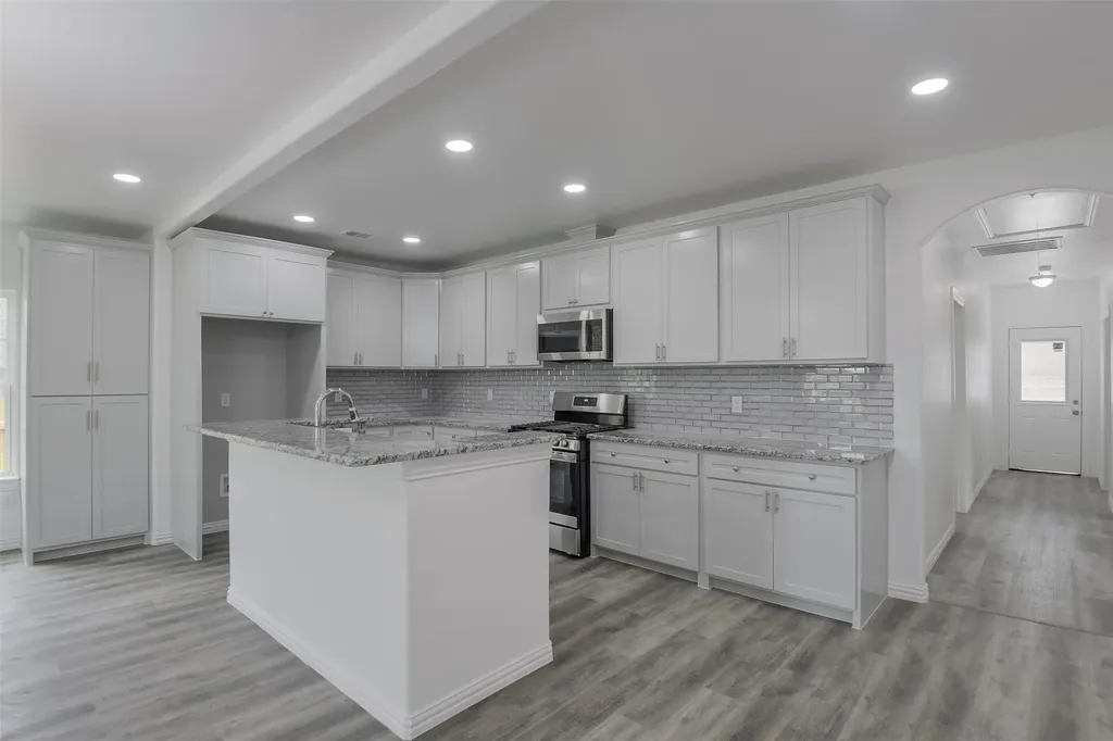 2502 S Denley Drive Dallas TX 75216