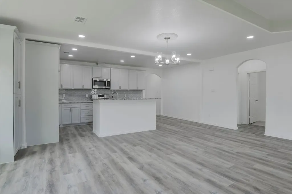 2502 S Denley Drive Dallas TX 75216
