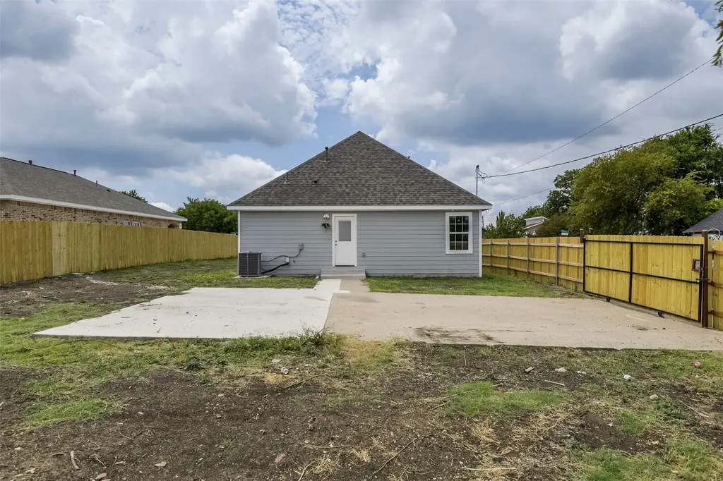 2502 S Denley Drive Dallas TX 75216