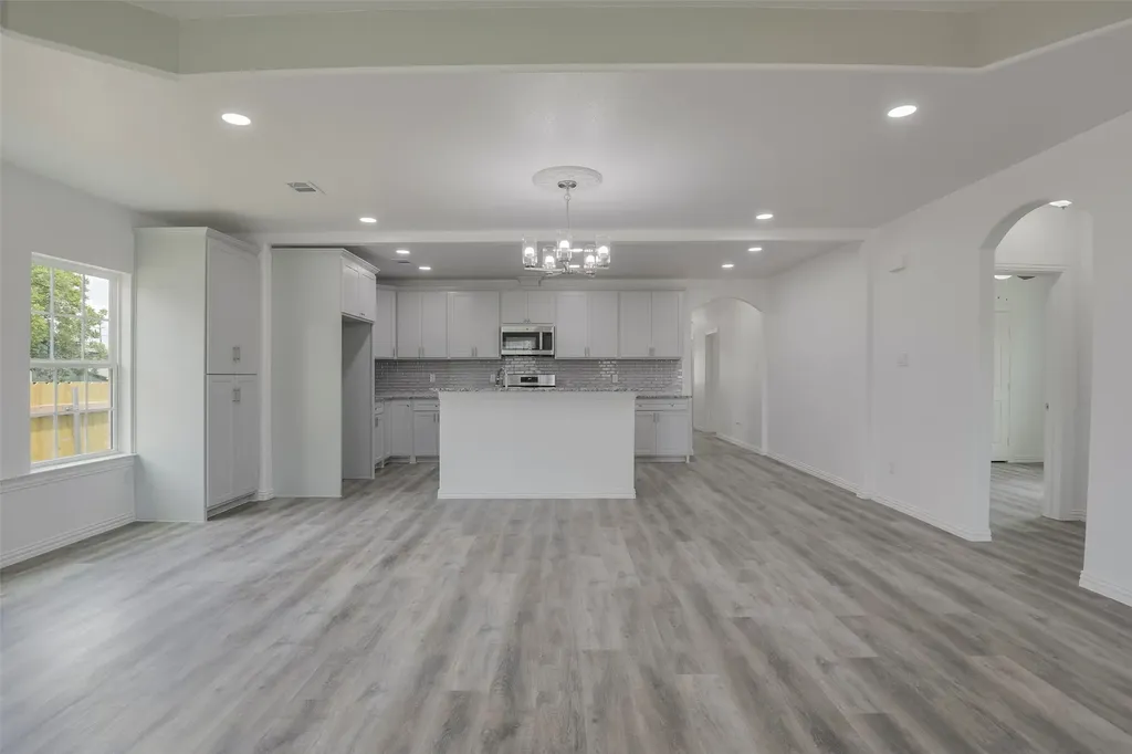 2502 S Denley Drive Dallas TX 75216