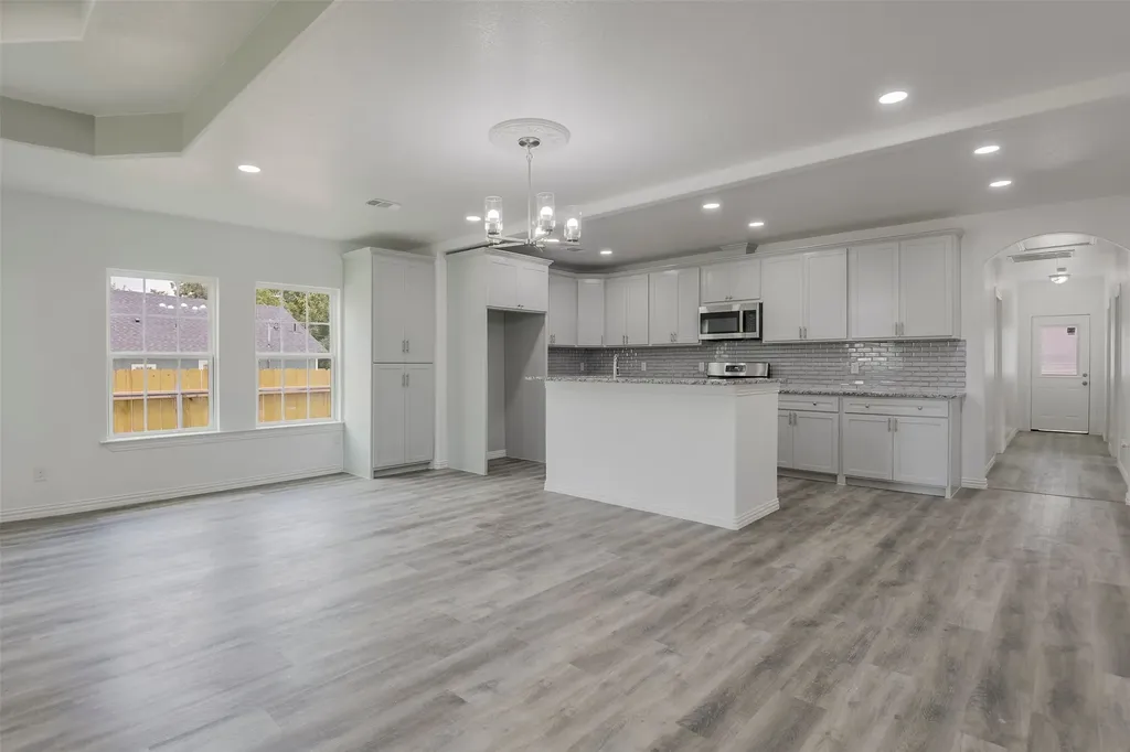2502 S Denley Drive Dallas TX 75216
