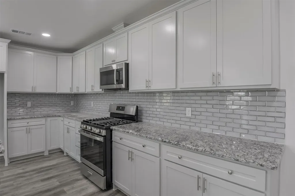 2502 S Denley Drive Dallas TX 75216