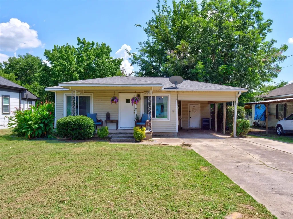 626 E South Street Whitesboro TX 76273