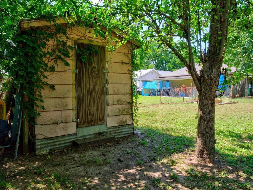 626 E South Street Whitesboro TX 76273