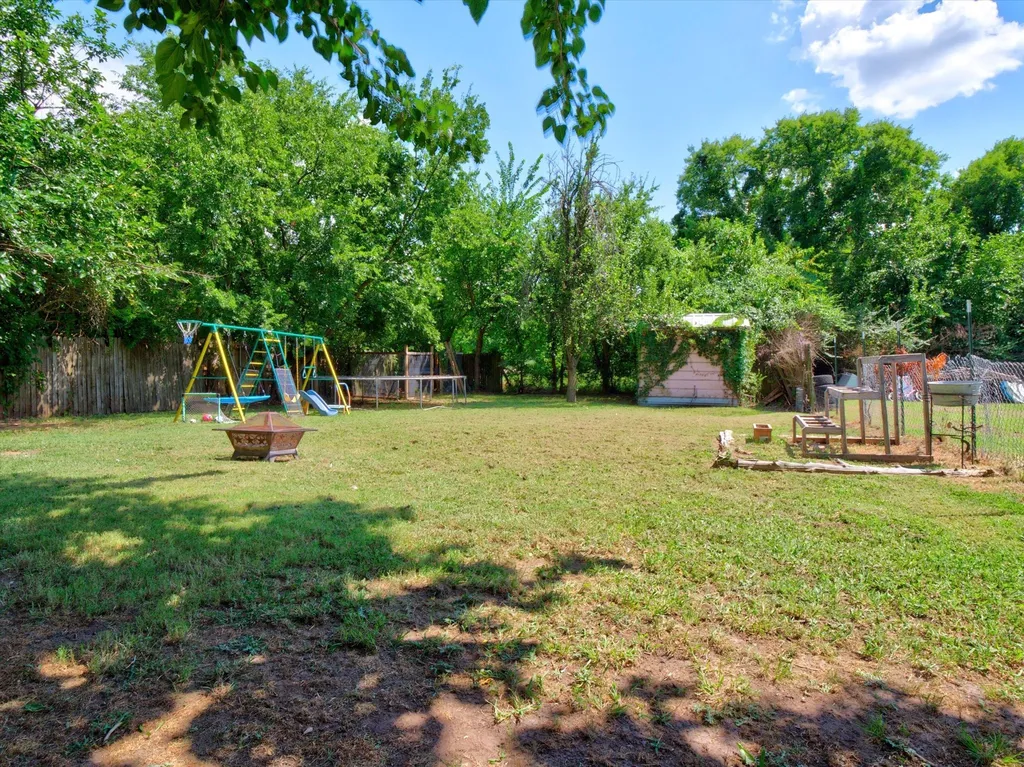 626 E South Street Whitesboro TX 76273