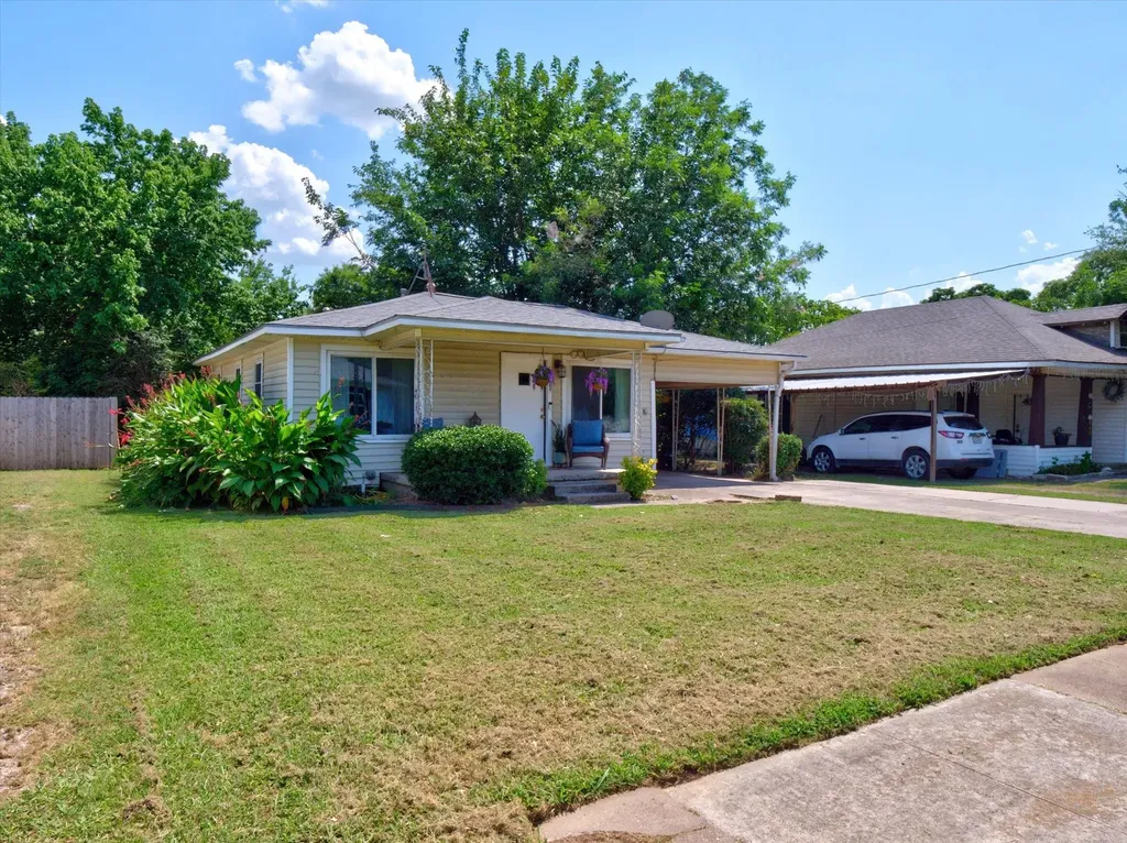 626 E South Street Whitesboro TX 76273