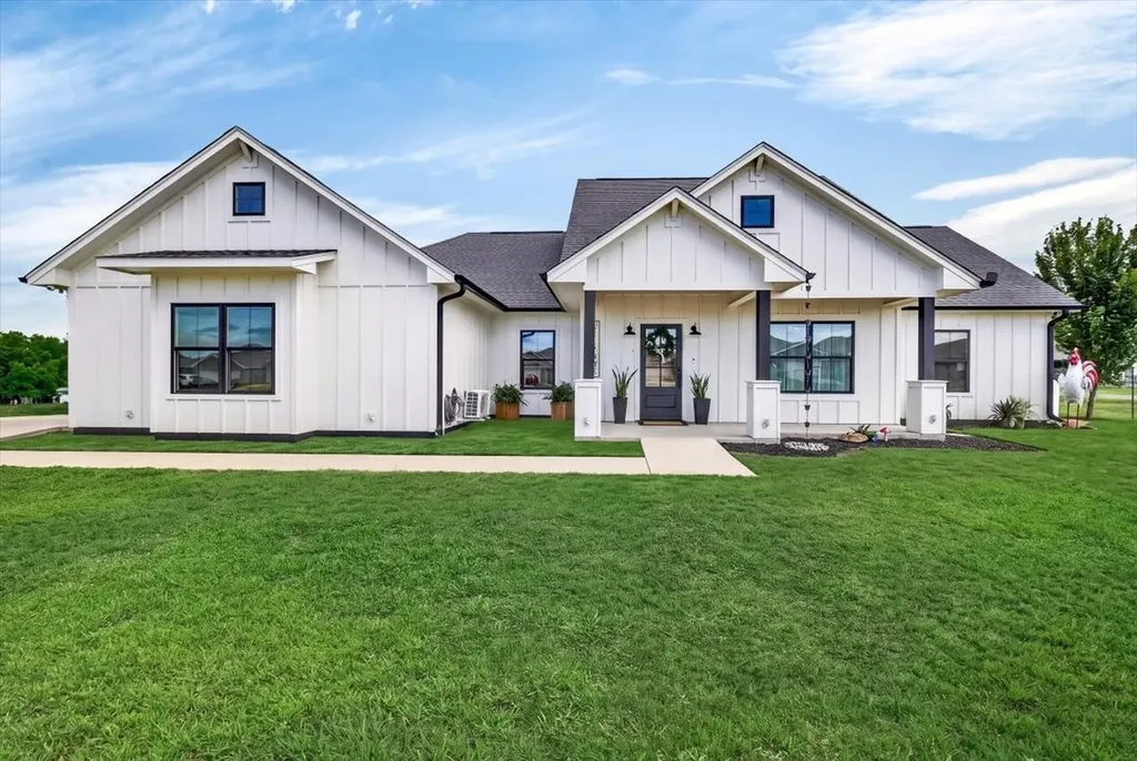 18220 County Road 4001 Mabank TX 75147