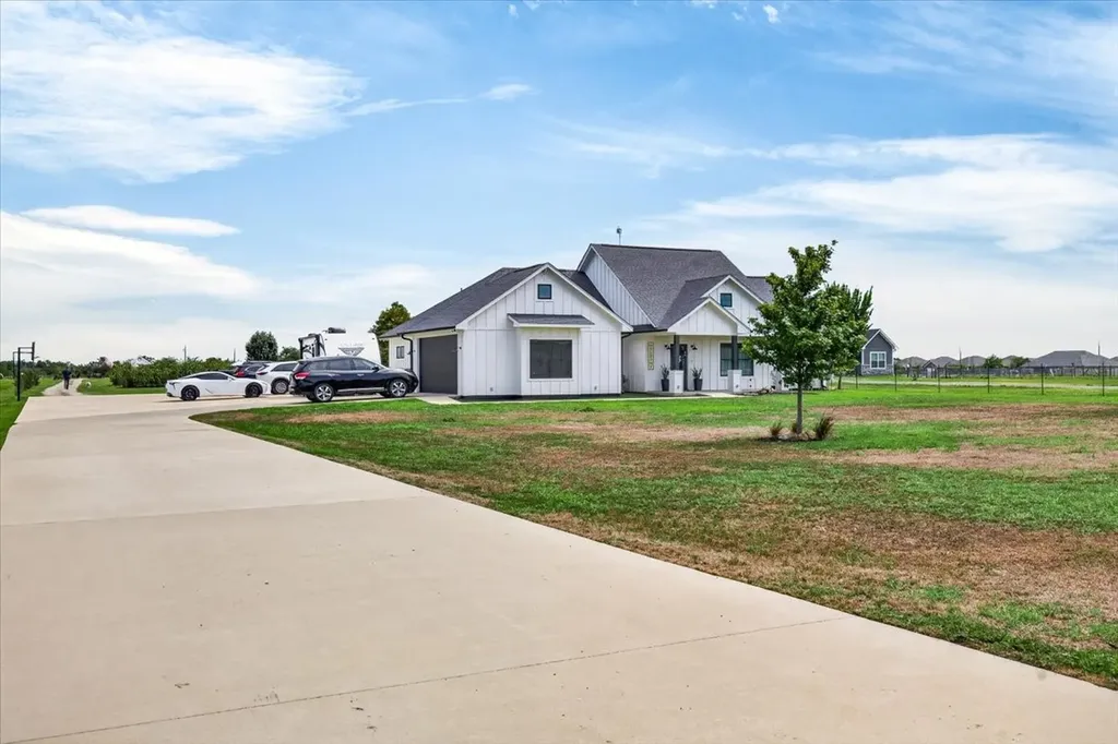 18220 County Road 4001 Mabank TX 75147