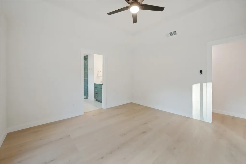 9904 Wandering Way Street Benbrook TX 76126