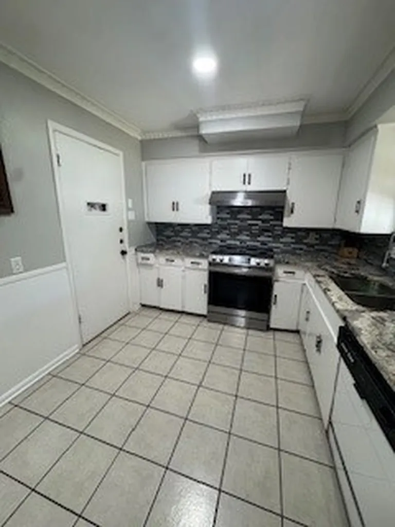 709 Valley View Drive Arlington TX 76010
