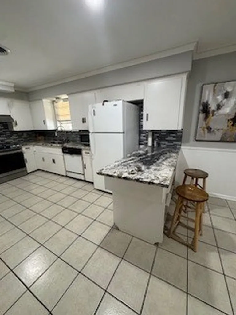 709 Valley View Drive Arlington TX 76010