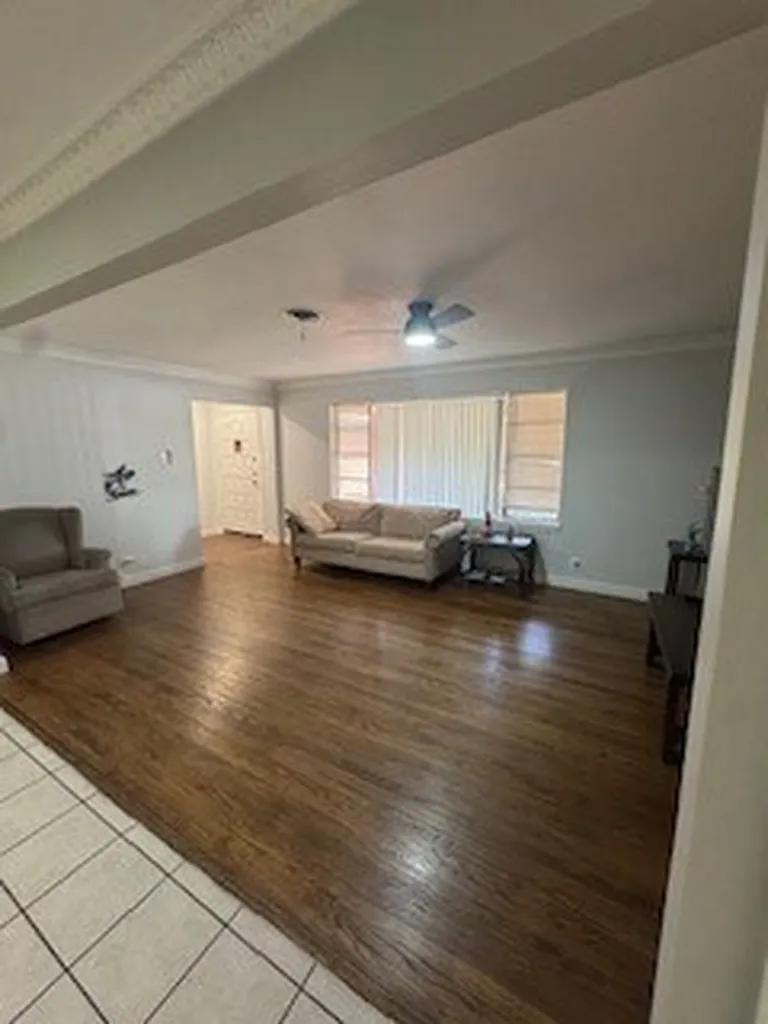 709 Valley View Drive Arlington TX 76010