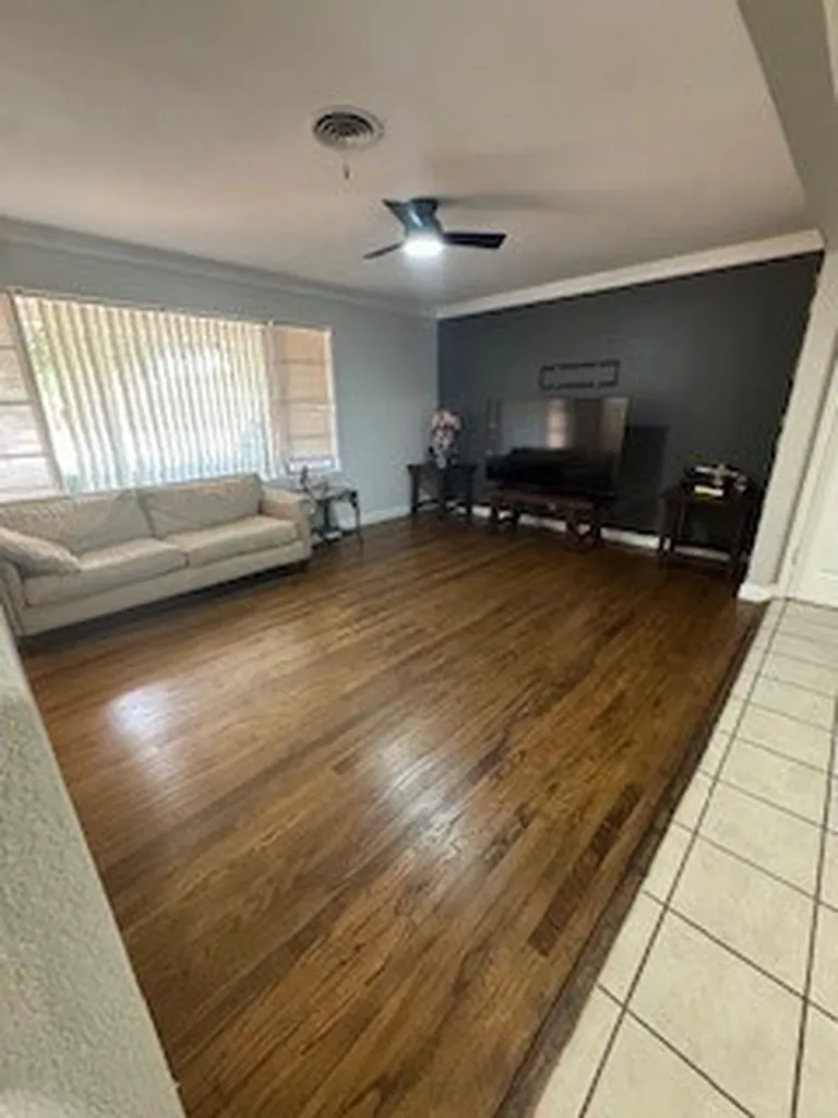 709 Valley View Drive Arlington TX 76010