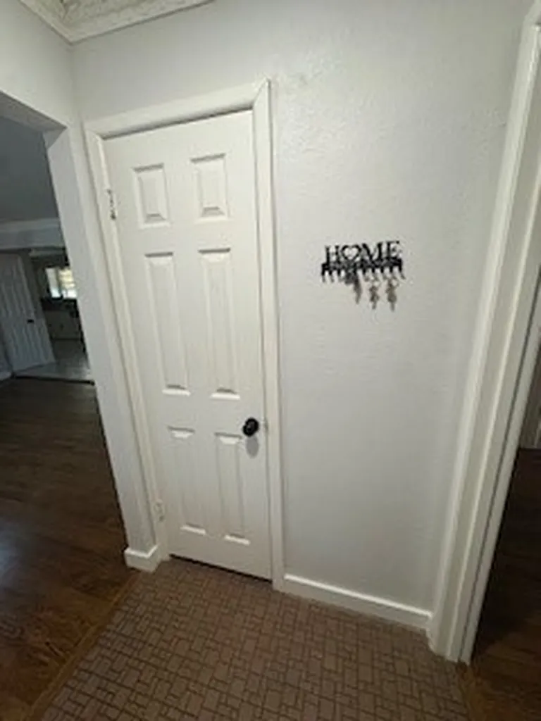 709 Valley View Drive Arlington TX 76010