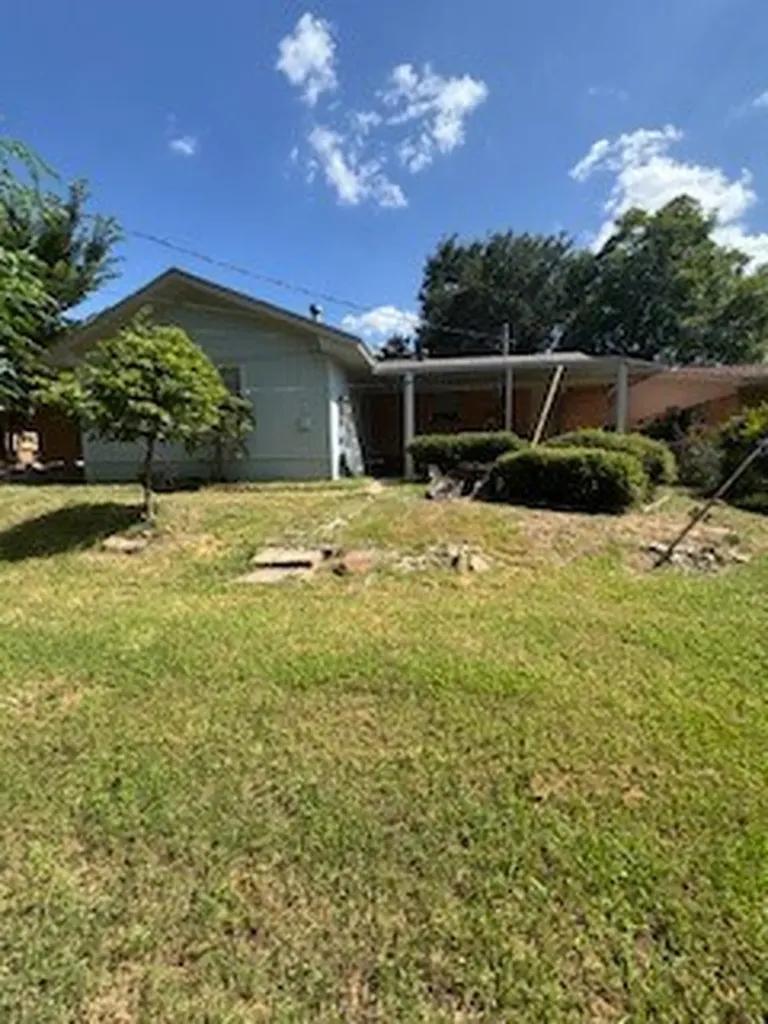 709 Valley View Drive Arlington TX 76010