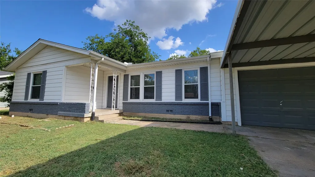 4804 Sabelle Lane Haltom City TX 76117