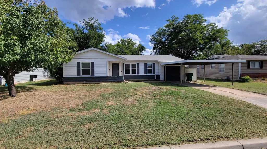 4804 Sabelle Lane Haltom City TX 76117