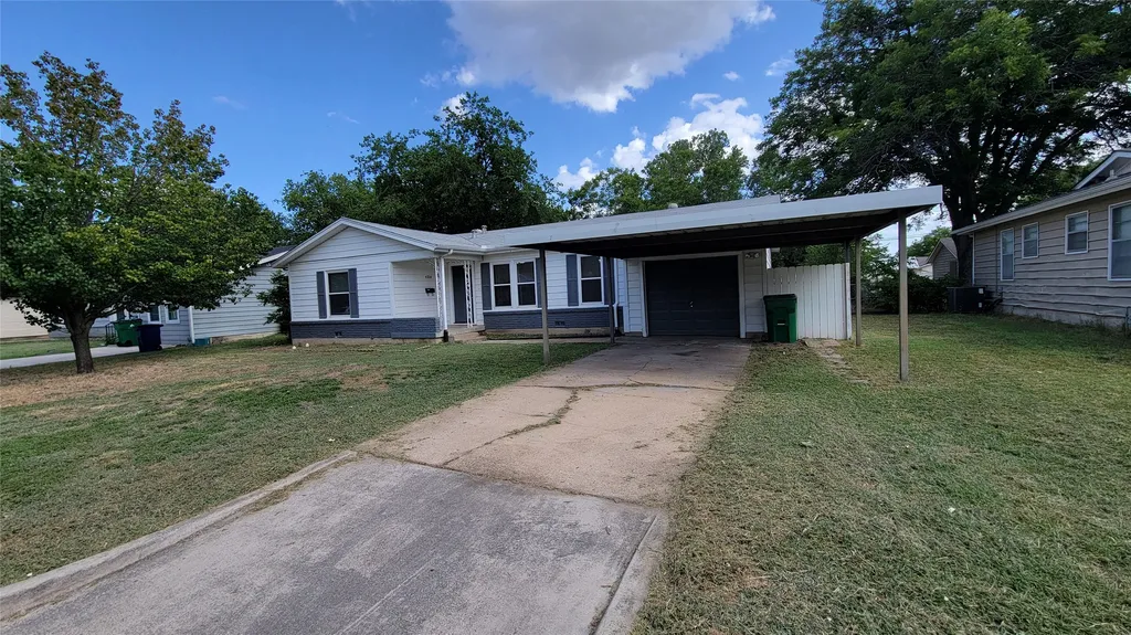 4804 Sabelle Lane Haltom City TX 76117