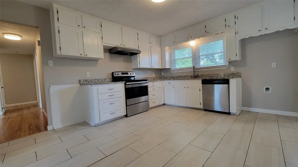 4804 Sabelle Lane Haltom City TX 76117
