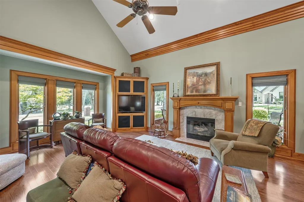 100 Red Oak Bullard TX 75757