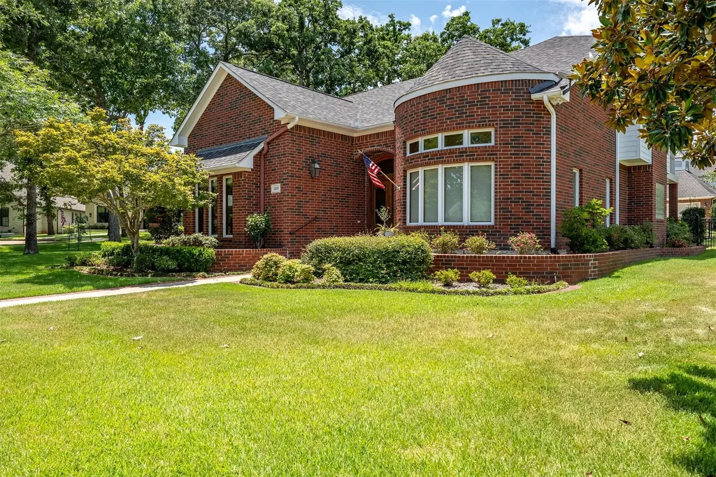 100 Red Oak Bullard TX 75757