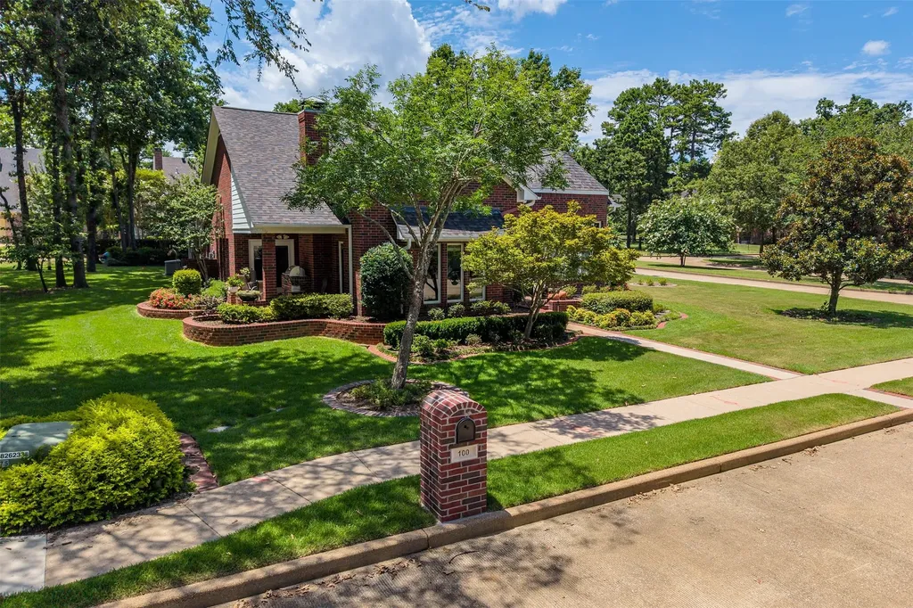 100 Red Oak Bullard TX 75757