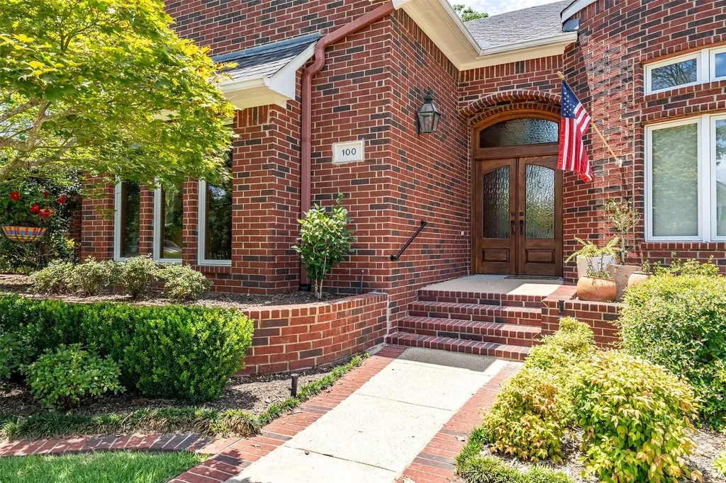 100 Red Oak Bullard TX 75757