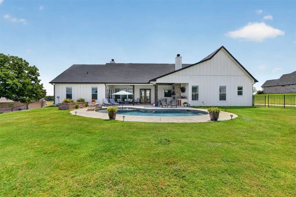 165 Quail Ridge Court Decatur TX 76234