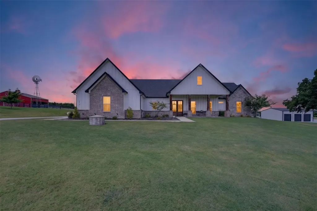 165 Quail Ridge Court Decatur TX 76234