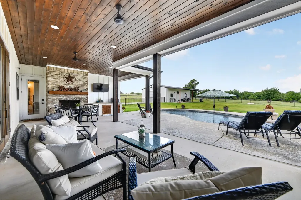 165 Quail Ridge Court Decatur TX 76234