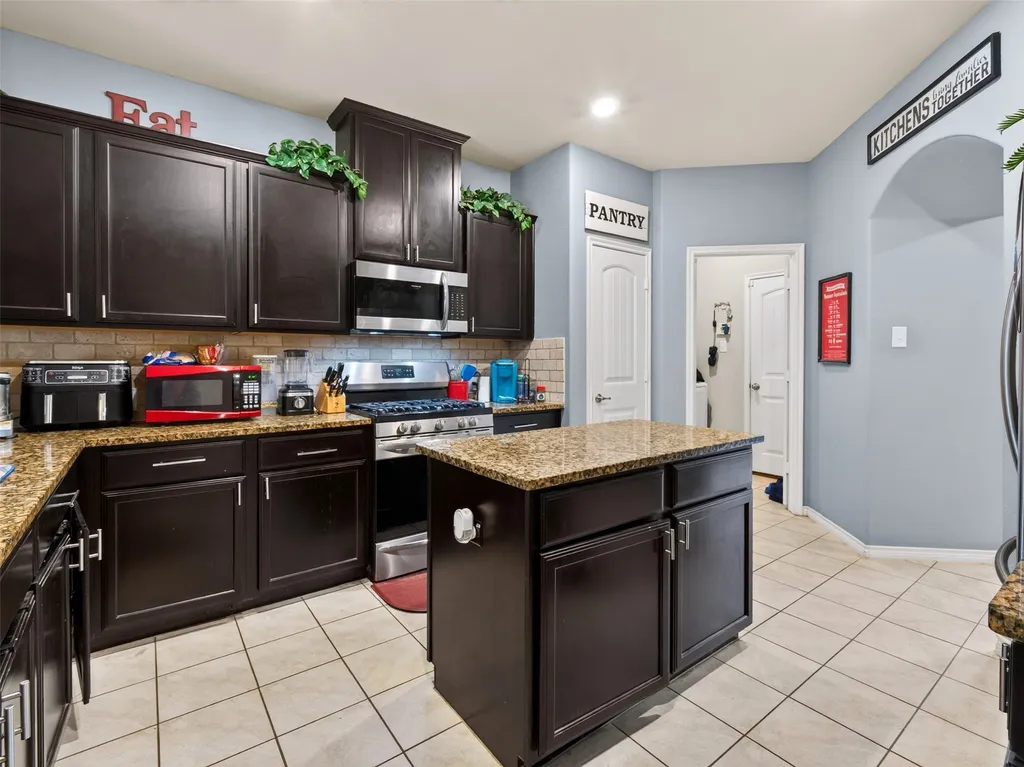 2113 Lake Hawthorne Trail Little Elm TX 75068