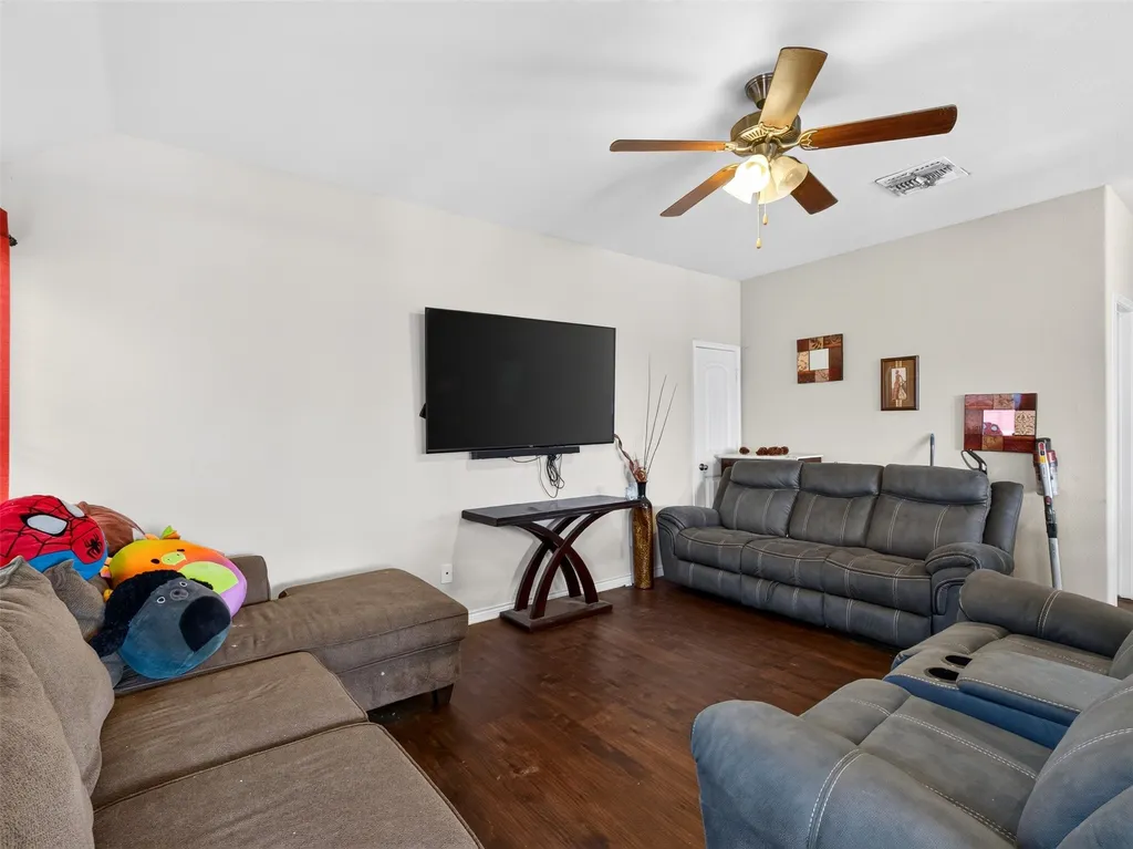 2113 Lake Hawthorne Trail Little Elm TX 75068