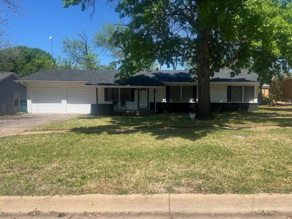 1305 Hillcrest Drive Graham TX 76450
