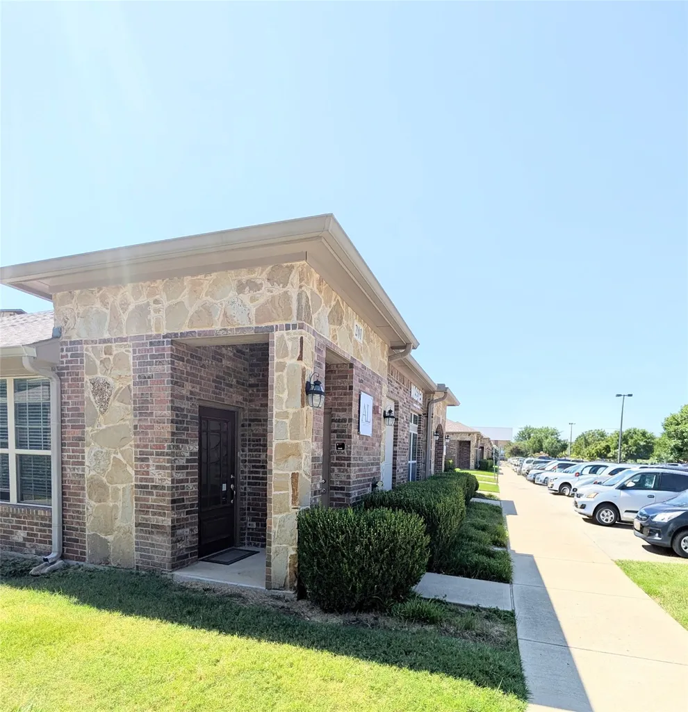 2785 Rockbrook Drive Lewisville TX 75067