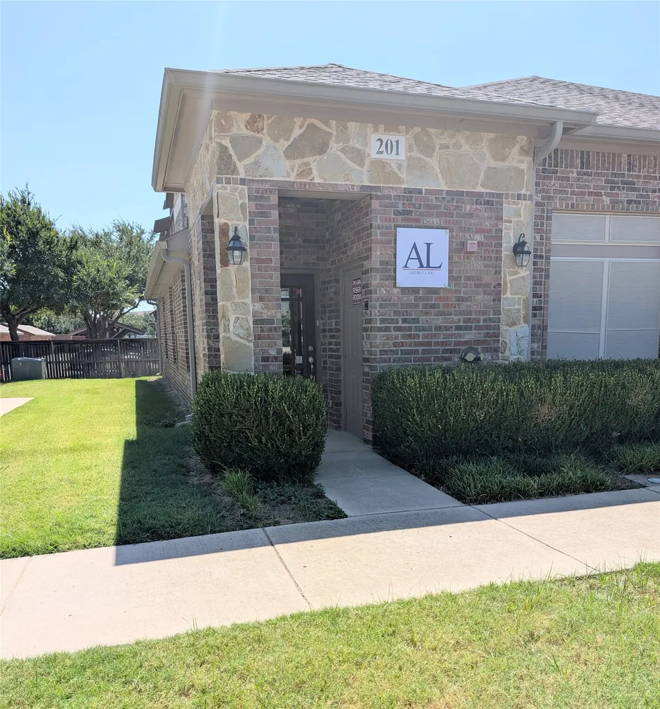 2785 Rockbrook Drive Lewisville TX 75067