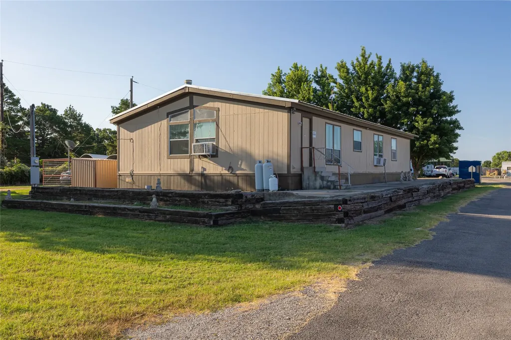 2520 E Highway 199 Springtown TX 76082