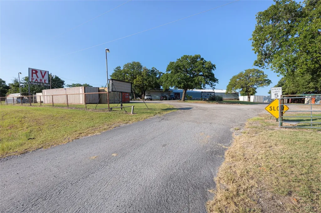 2520 E Highway 199 Springtown TX 76082