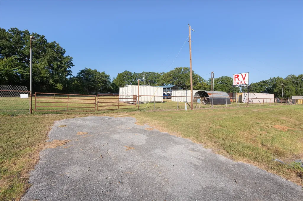 2520 E Highway 199 Springtown TX 76082