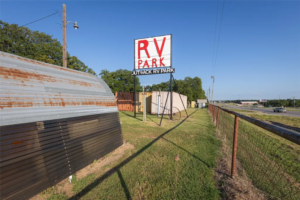 2520 E Highway 199 Springtown TX 76082