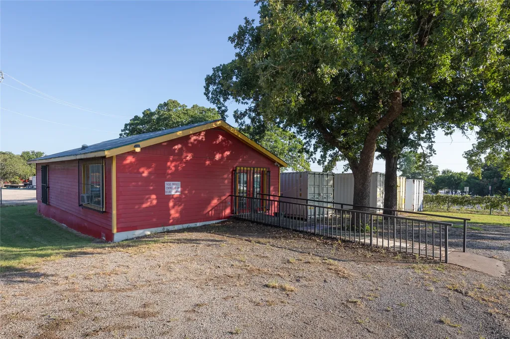 2520 E Highway 199 Springtown TX 76082