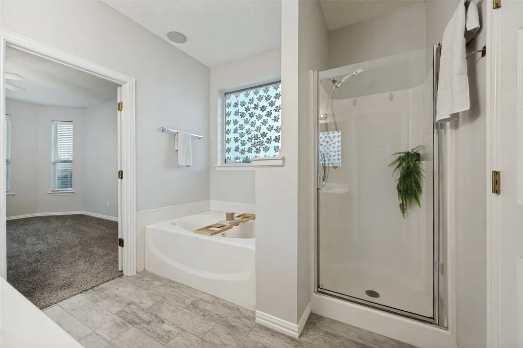 100 Bullava Court Crowley TX 76036