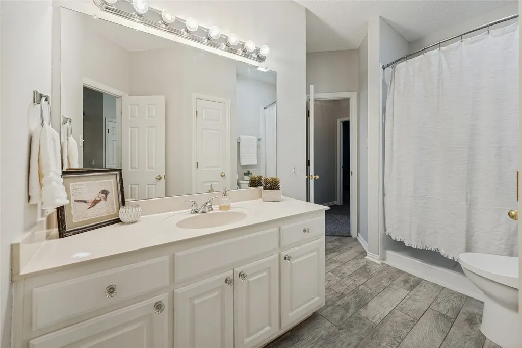 100 Bullava Court Crowley TX 76036